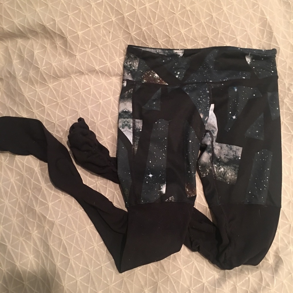 ALO Yoga Goddess legging in Galaxy Print 🌌